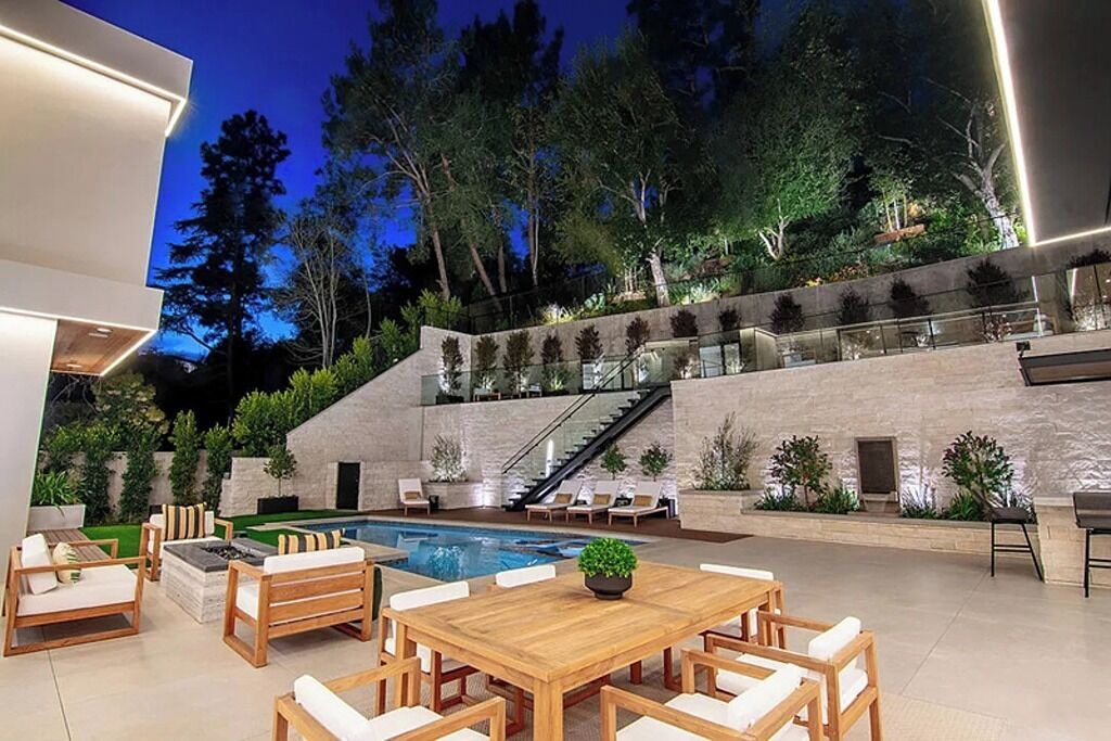 Photo of Outdoor in Beverly Glen