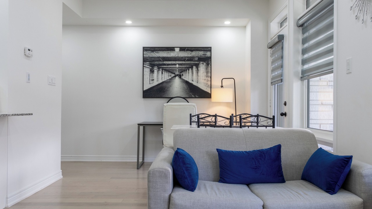 Photo of Livingroom in Ajax