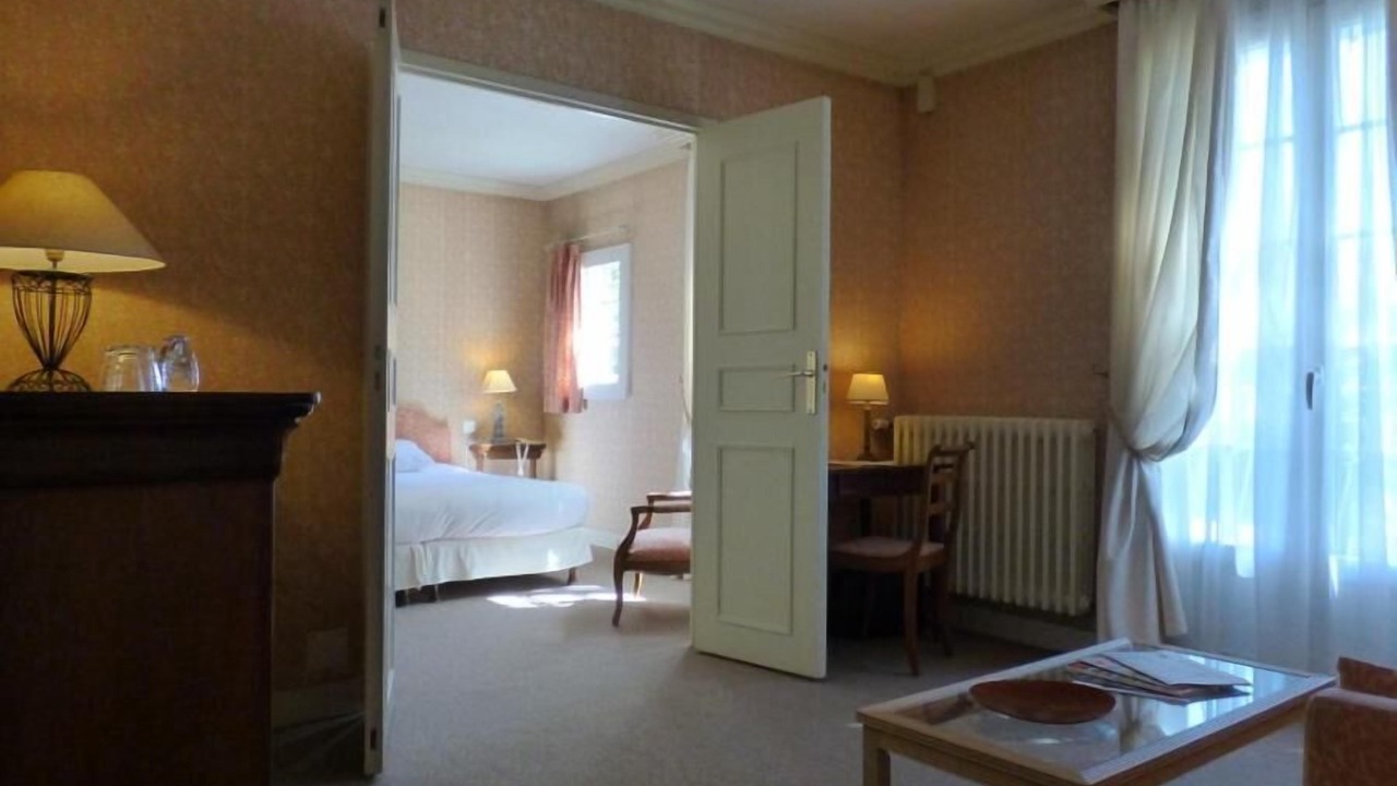 Photo of Others in Tavers