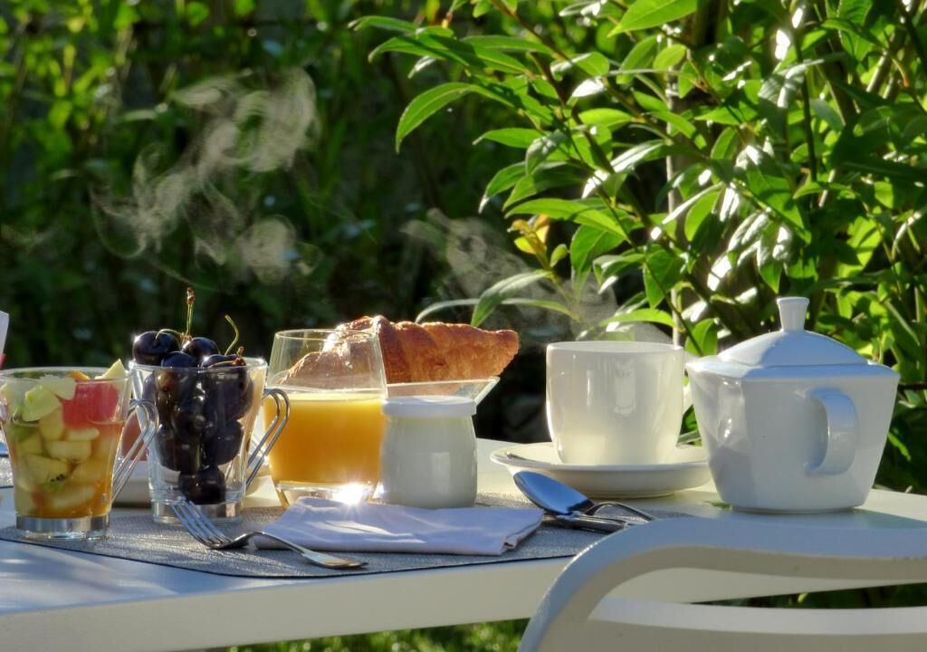 Photo of Others in Tavers