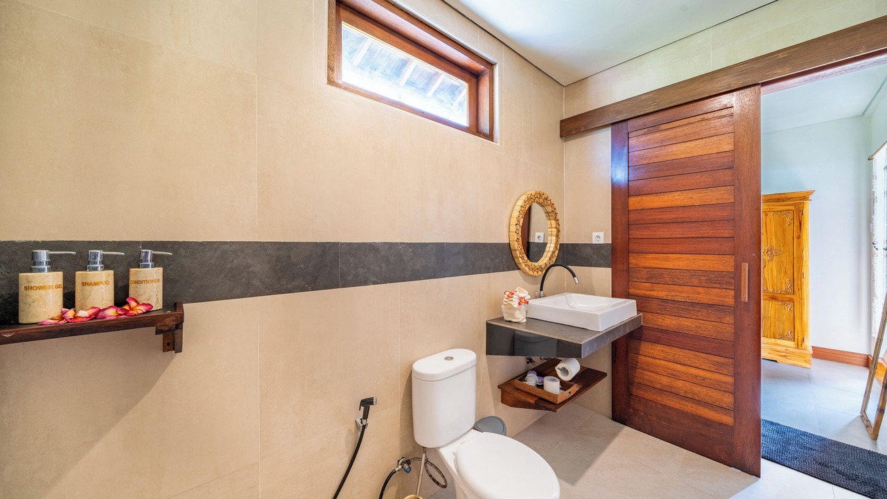 Photo of Bathroom in Ceningan Island