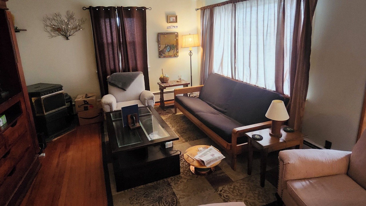 Photo of Livingroom in Whitehall