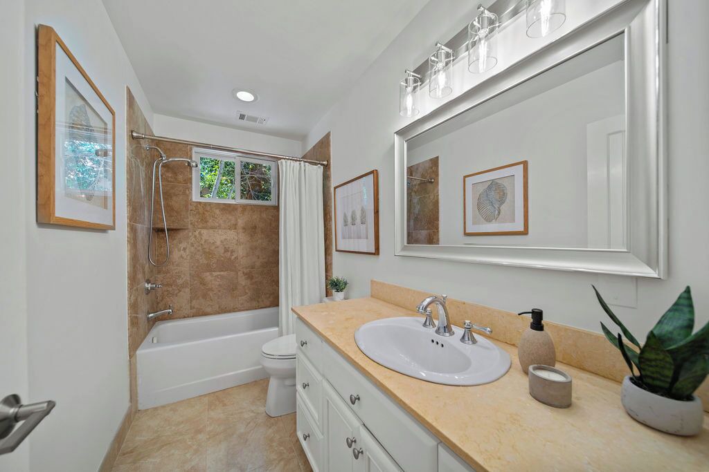 Photo of Others in Stanley