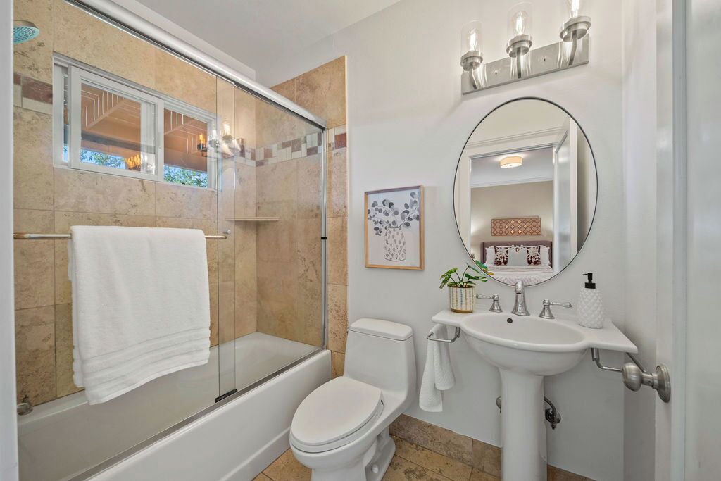 Photo of Others in Stanley