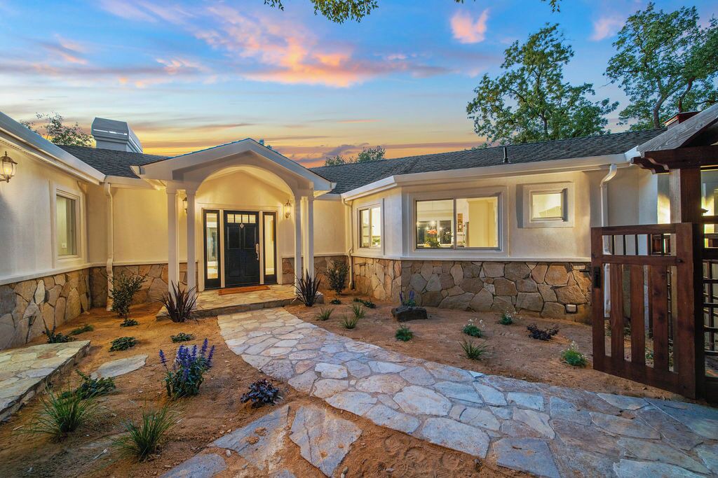 Photo of Outdoor in Stanley