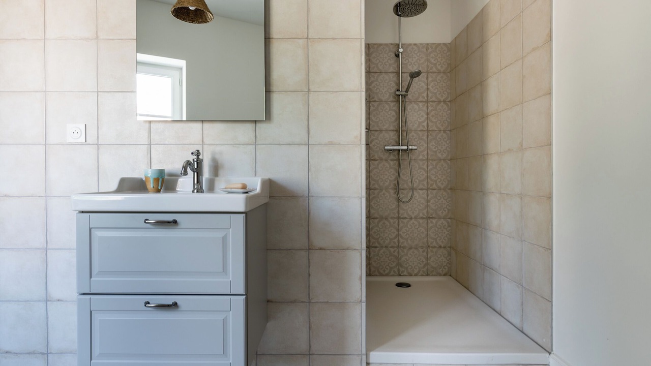 Photo of Bathroom in Ouveillan