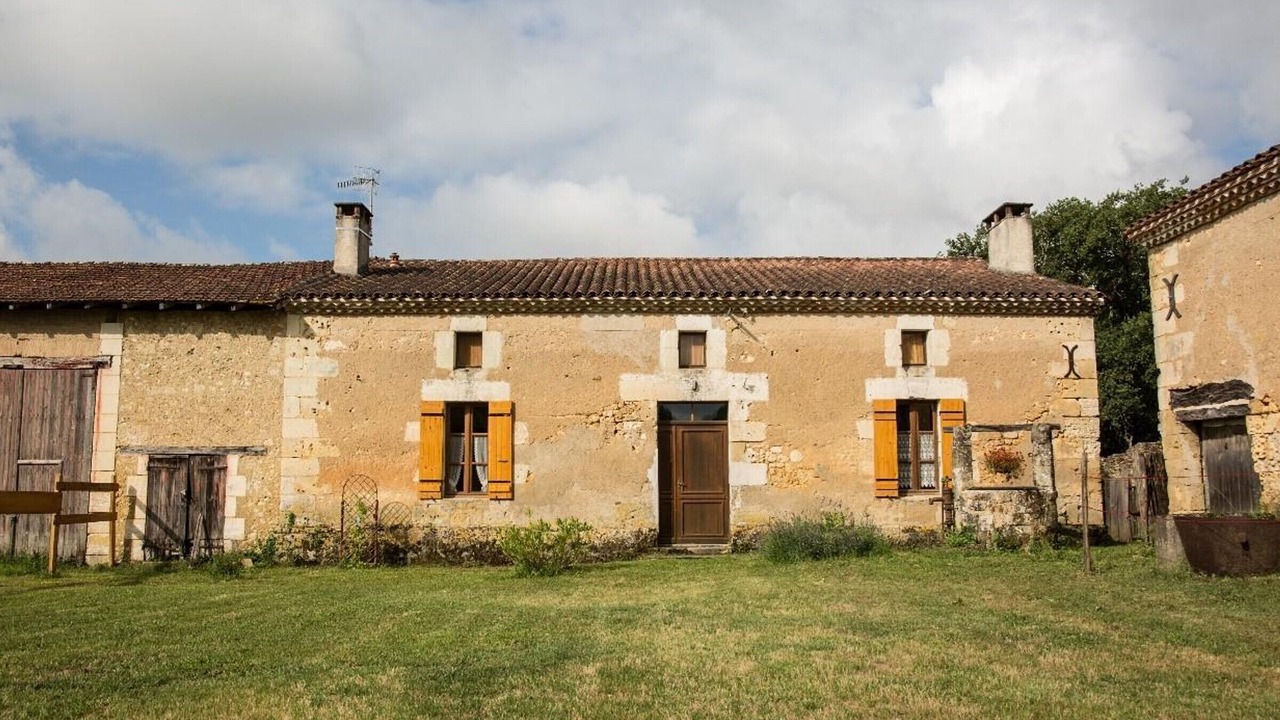 Photo of Outdoor in Saint-Front-de-Pradoux
