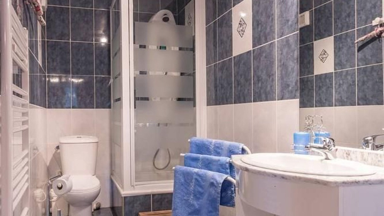 Photo of Bathroom in Plancher-Bas