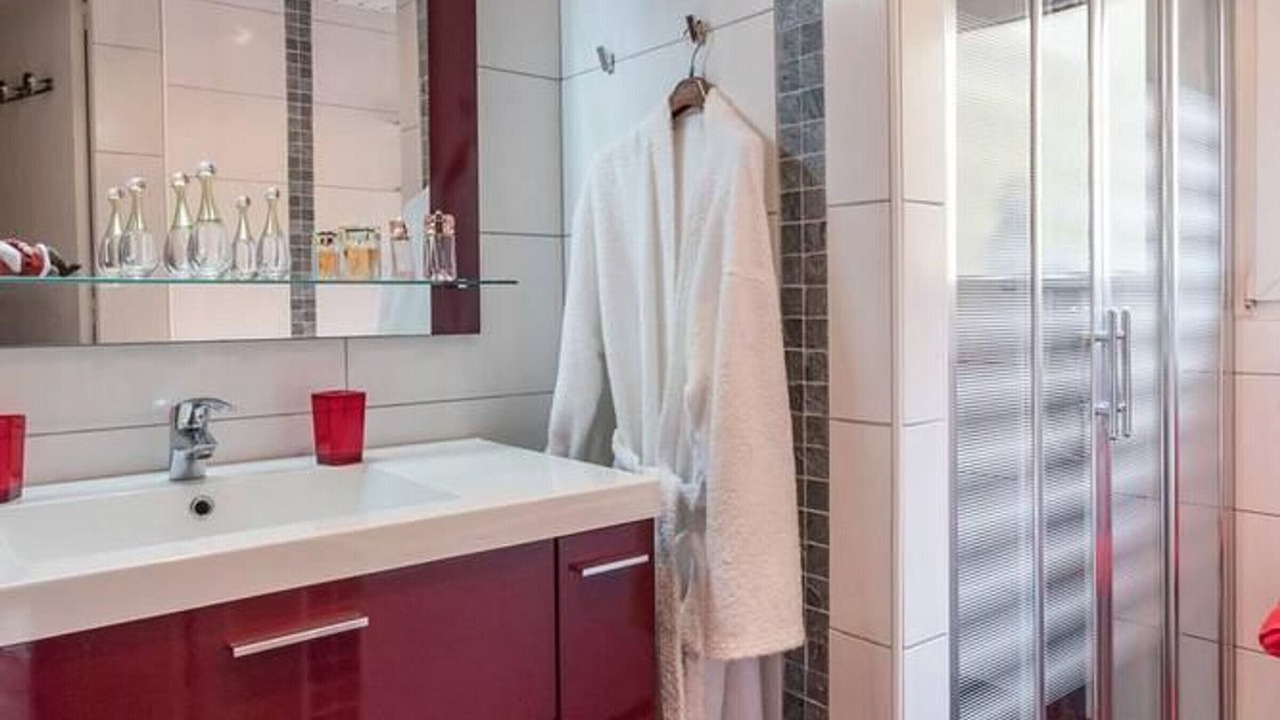 Photo of Bathroom in Plancher-Bas