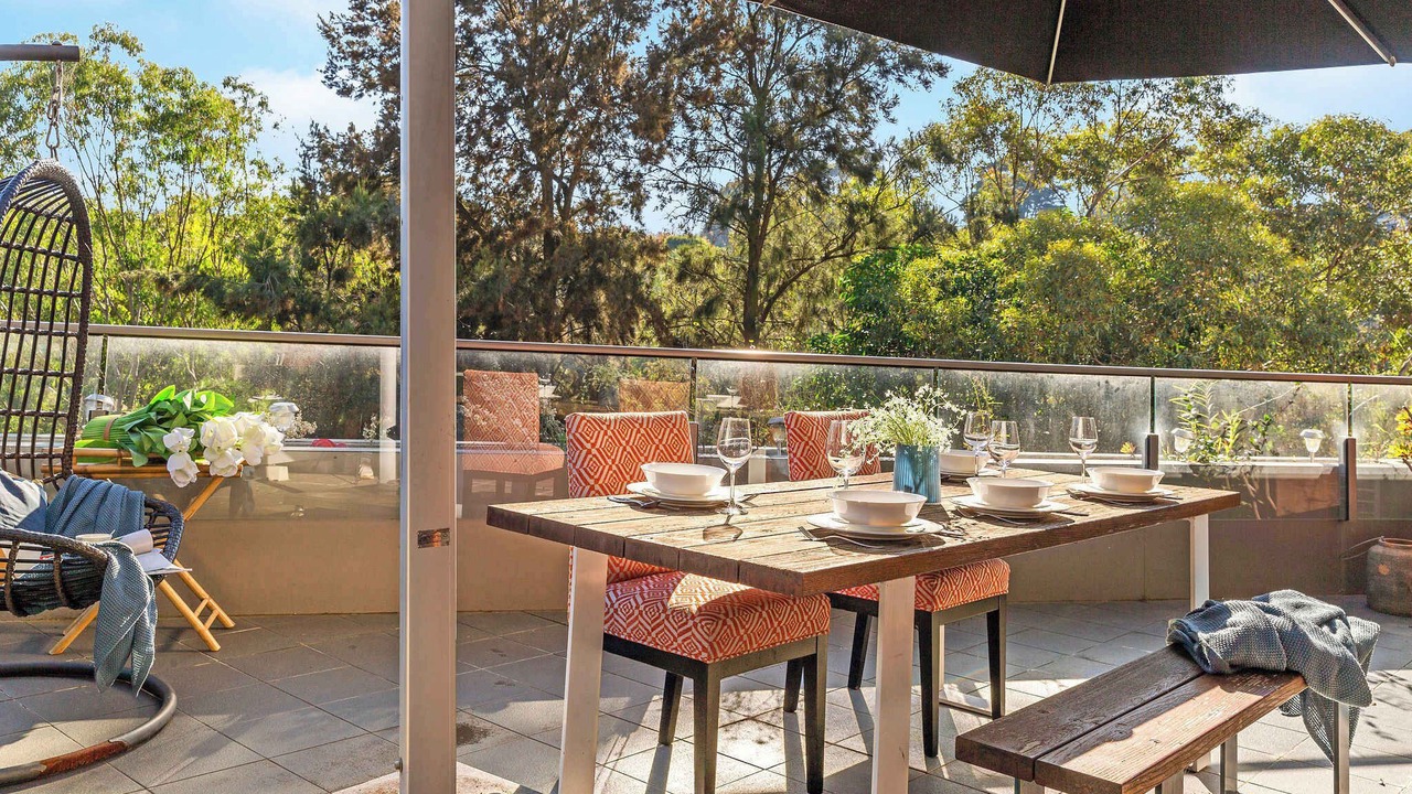 Photo of Outdoor in Kew