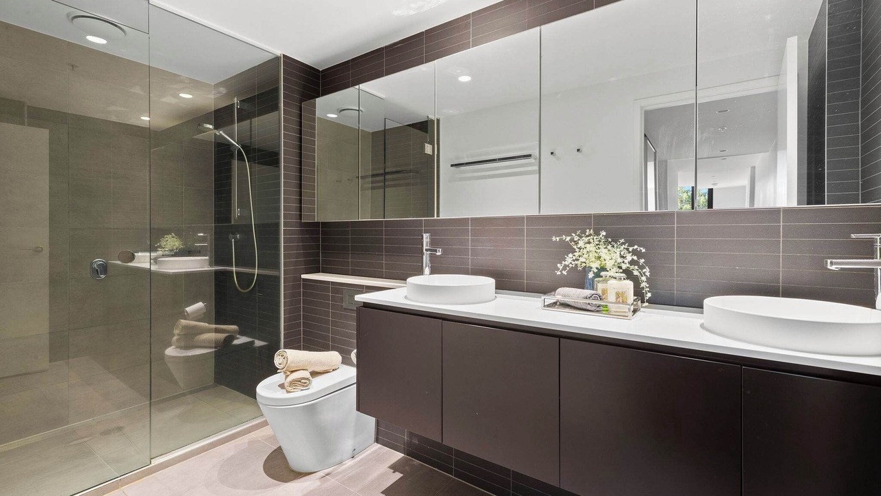 Photo of Others in Kew