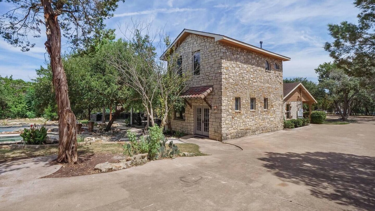 Photo of Outdoor in Hudson Bend
