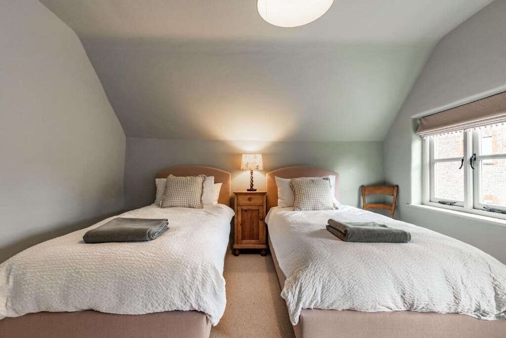 Photo of Others in Salthouse