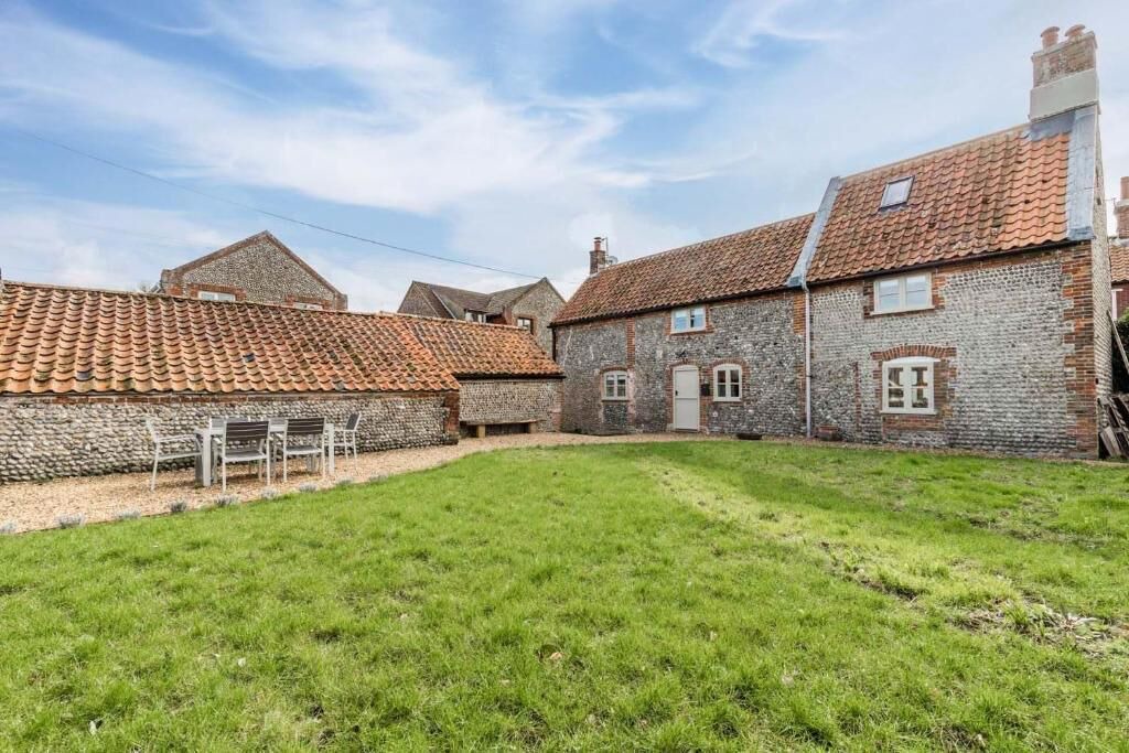 Photo of Outdoor in Salthouse