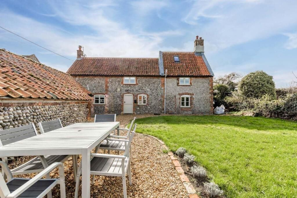 Photo of Outdoor in Salthouse