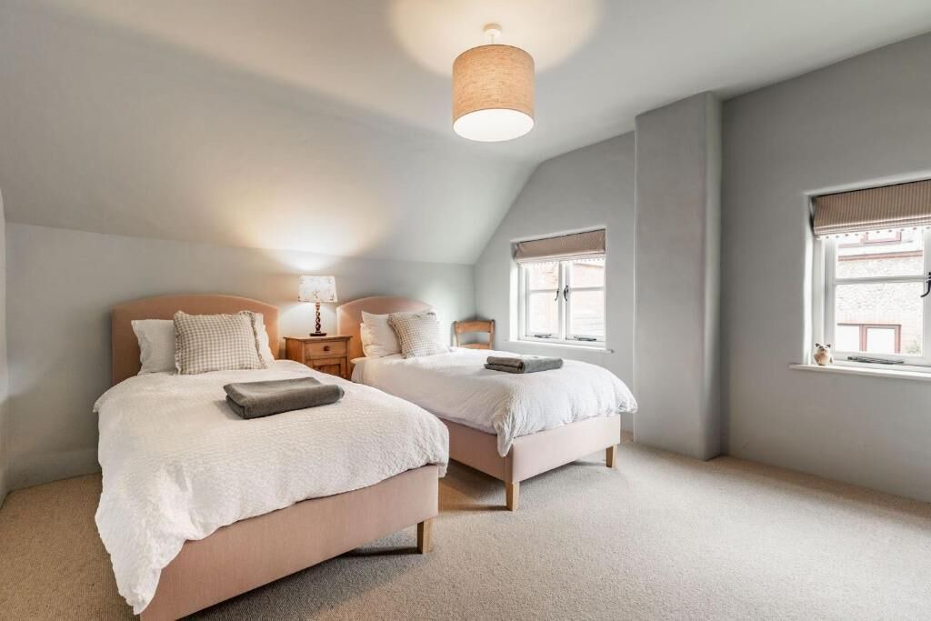 Photo of Others in Salthouse