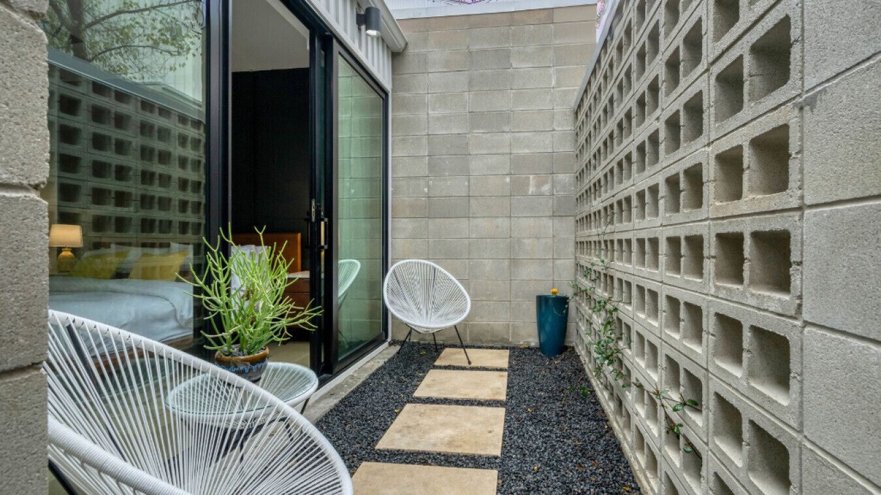 Photo of Patio Balcony in MLK