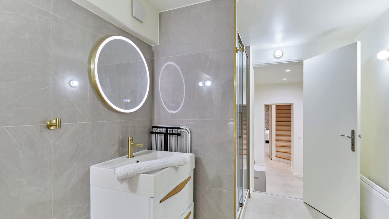 Photo of Bathroom in Arsenal