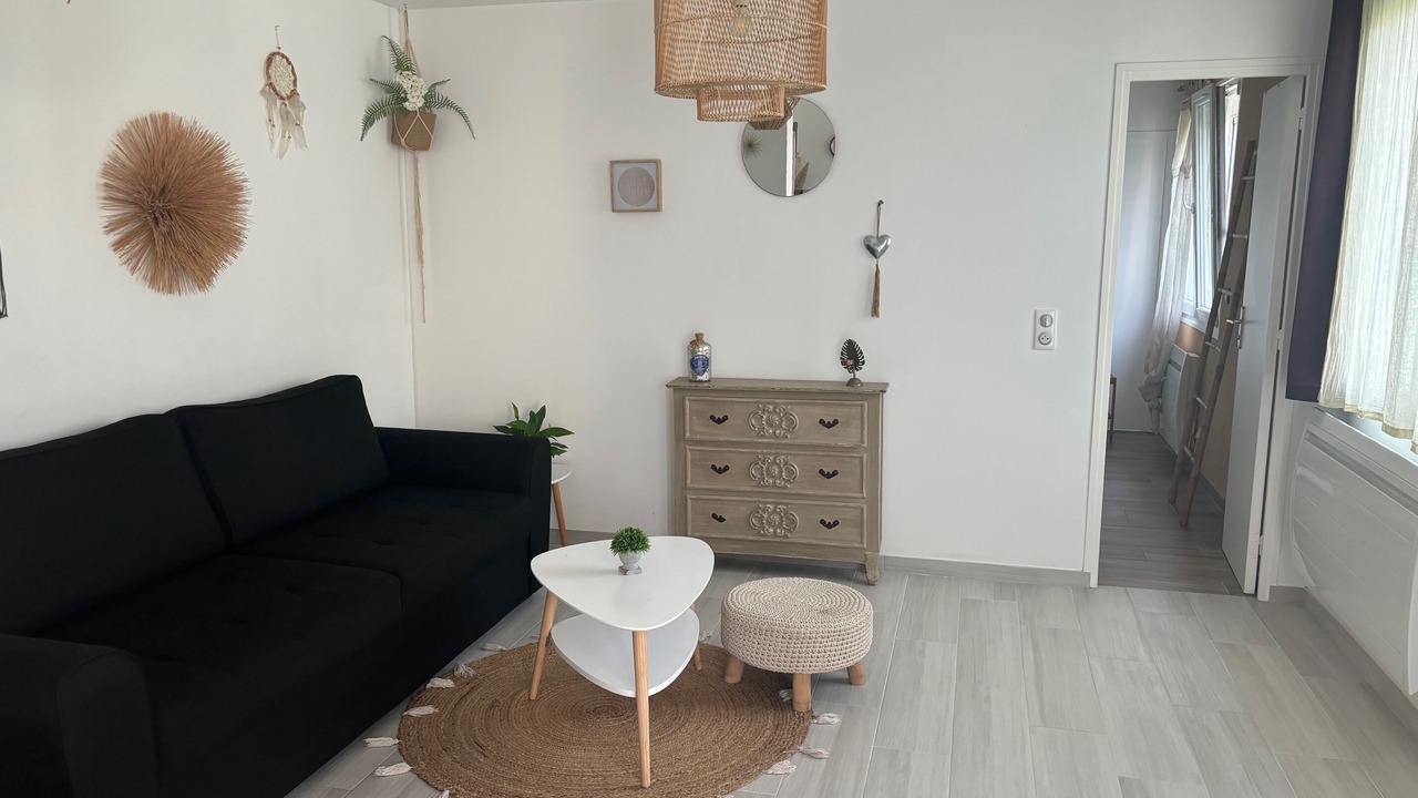 Photo of Livingroom in Saint-Lucien