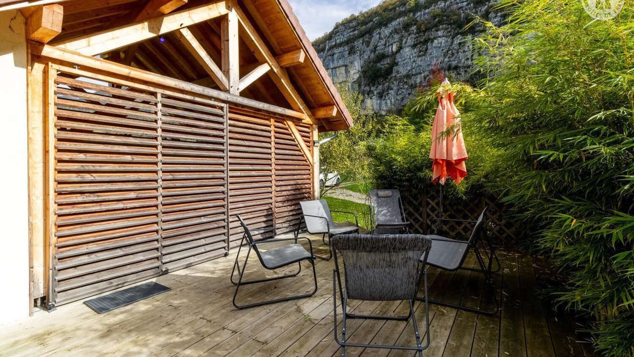 Photo of Patio Balcony in Saint-Christophe-la-Grotte