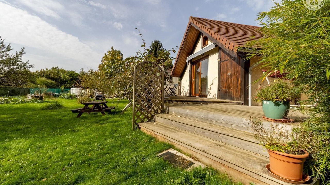 Photo of Patio Balcony in Saint-Christophe-la-Grotte