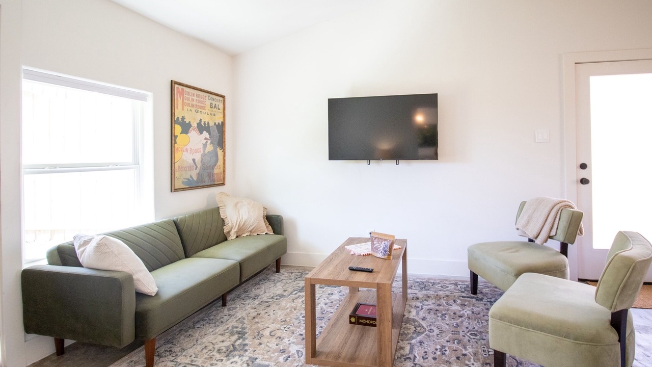 Photo of Livingroom in Northside