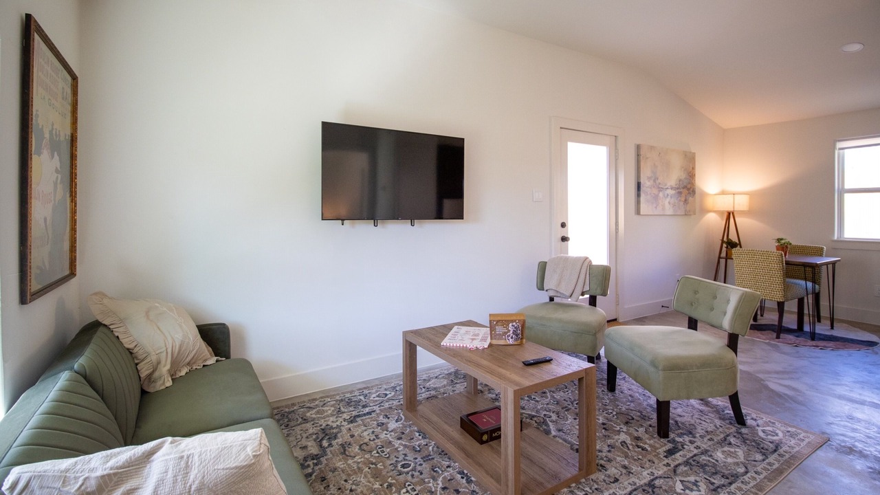 Photo of Livingroom in Northside