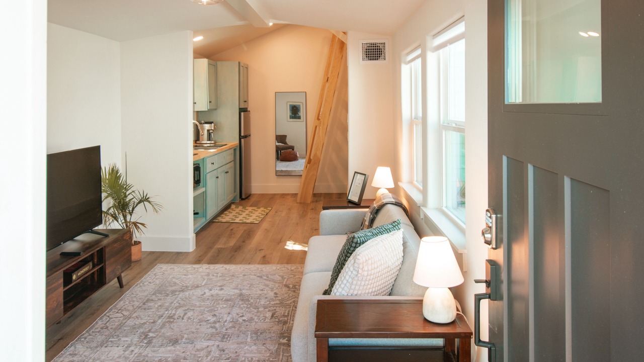 Photo of Livingroom in Northside