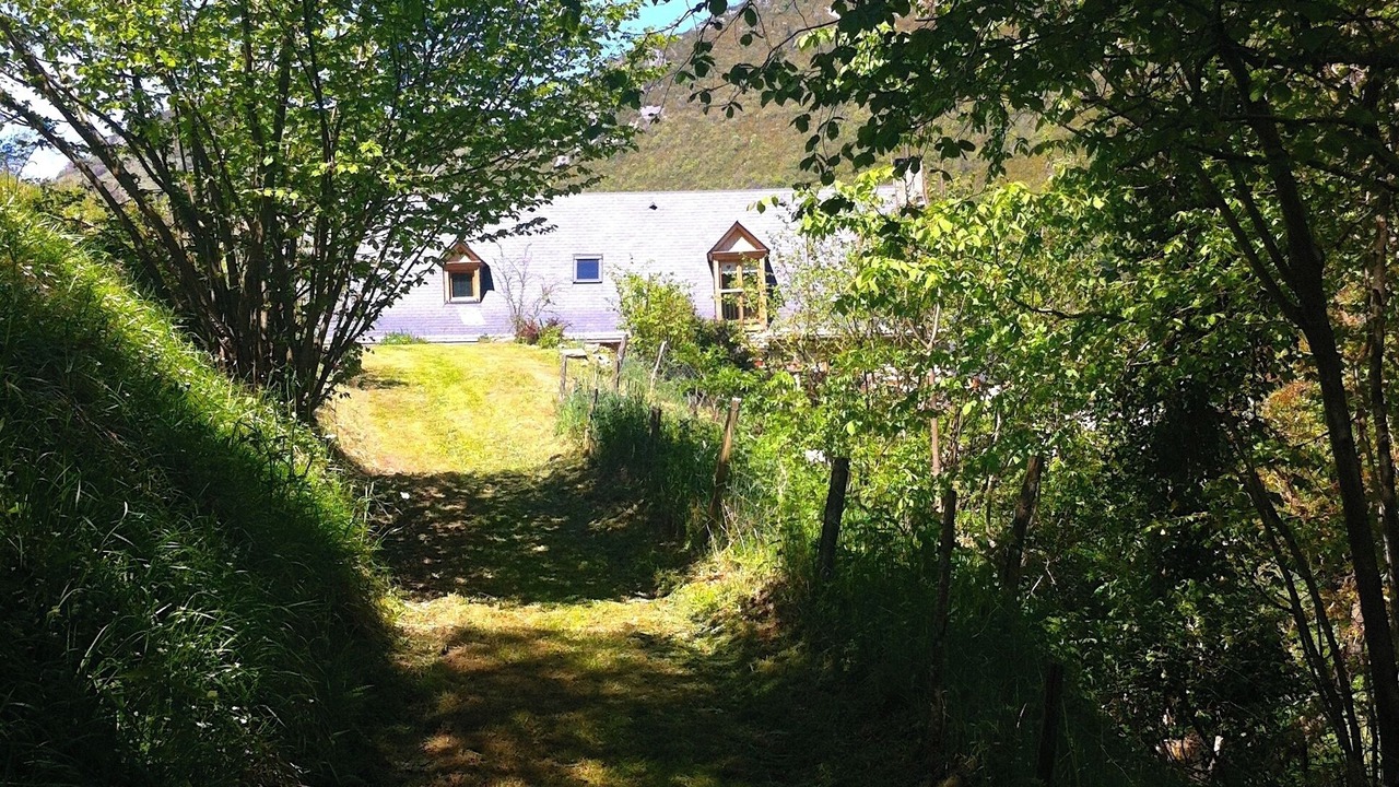 Photo of Outdoor in Campan