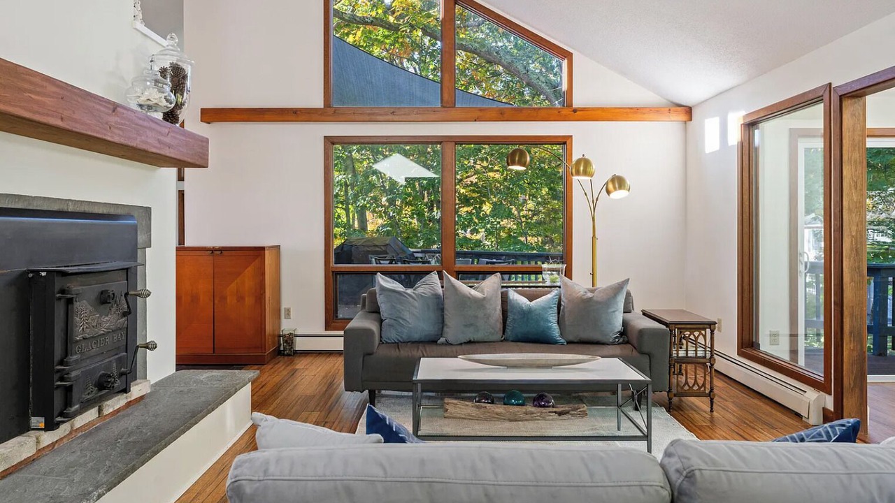 Photo of Livingroom in Cape Elizabeth