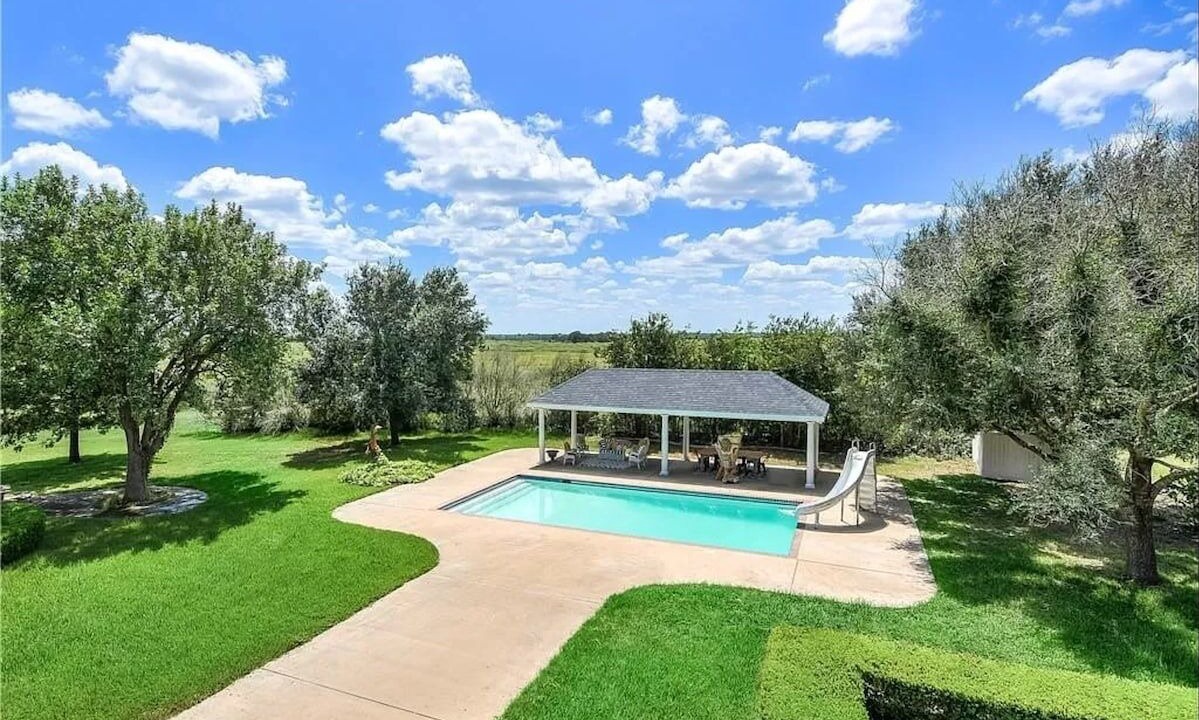 Photo of Outdoor in Elgin