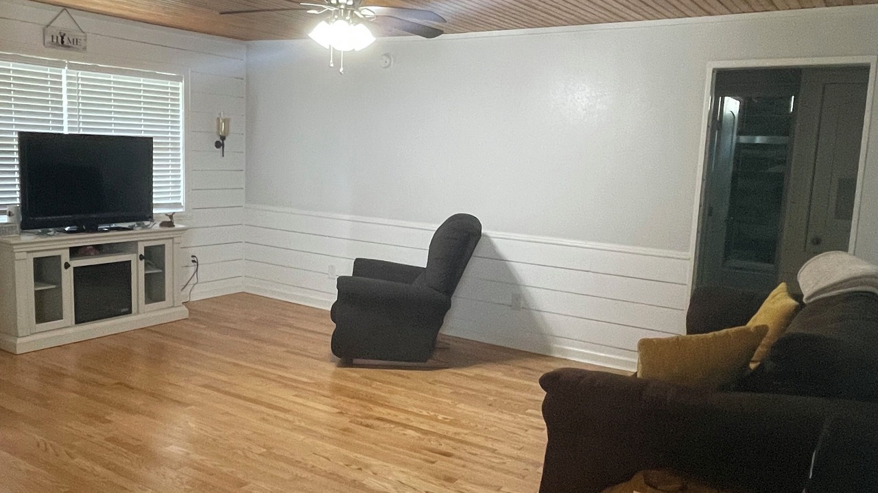 Photo of Livingroom in Leesville