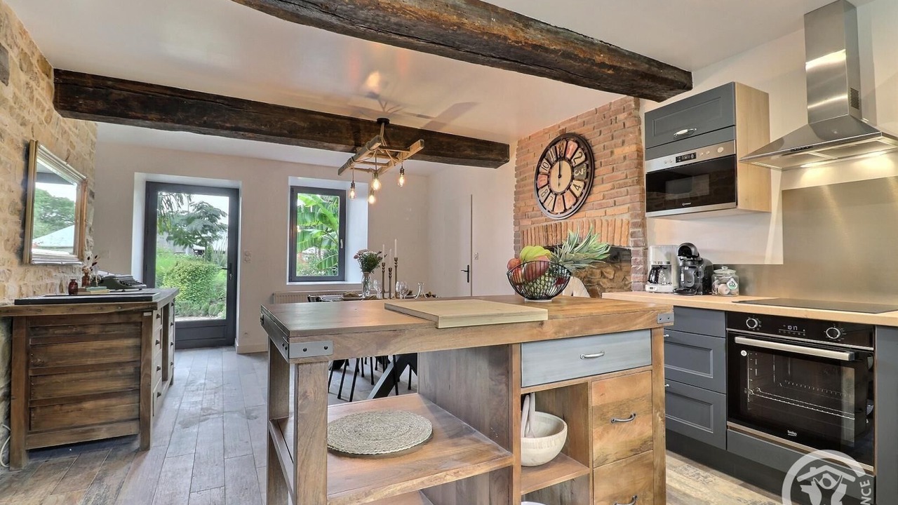 Photo of Kitchen in Livre-sur-Changeon