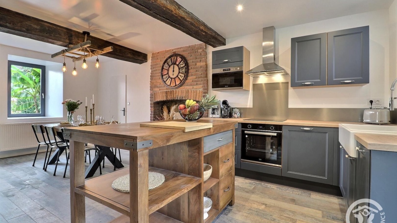 Photo of Kitchen in Livre-sur-Changeon
