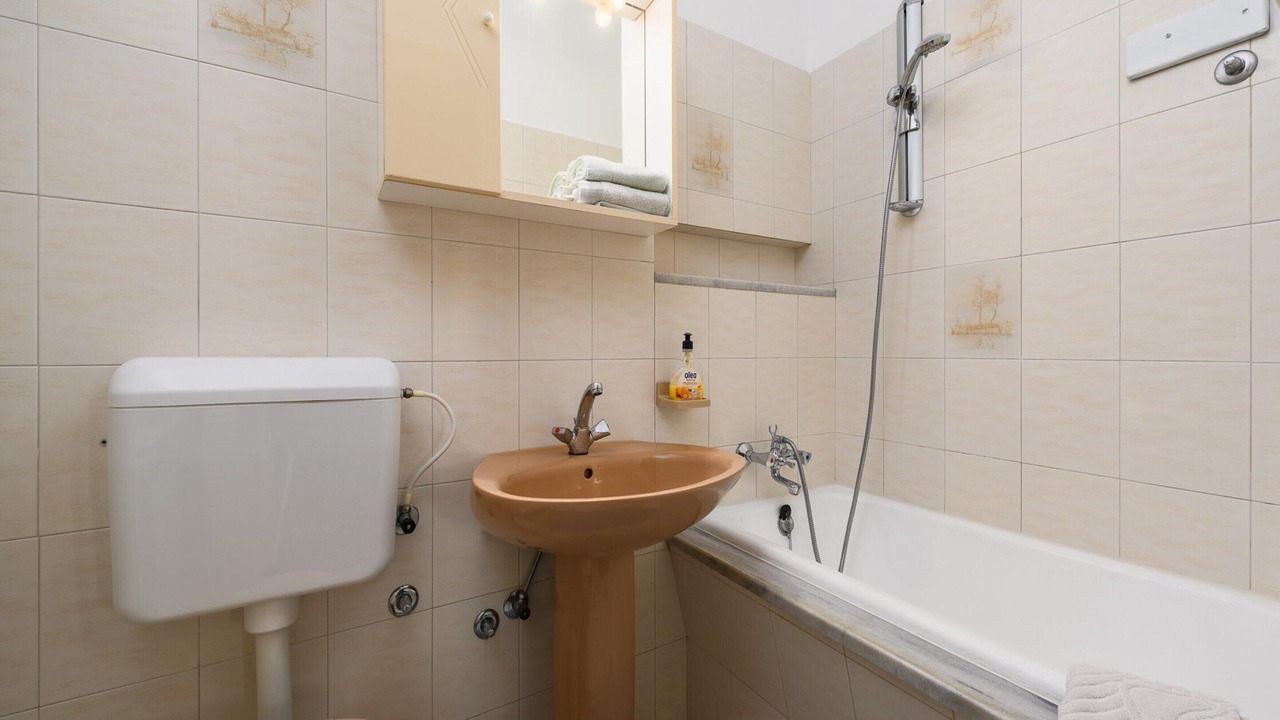 Photo of Bathroom in Gulici