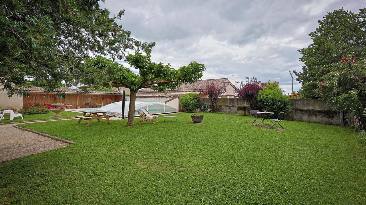 Photo of Outdoor in Chanos-Curson