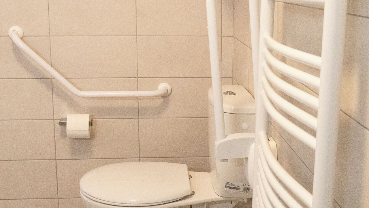 Photo of Bathroom in Chanos-Curson