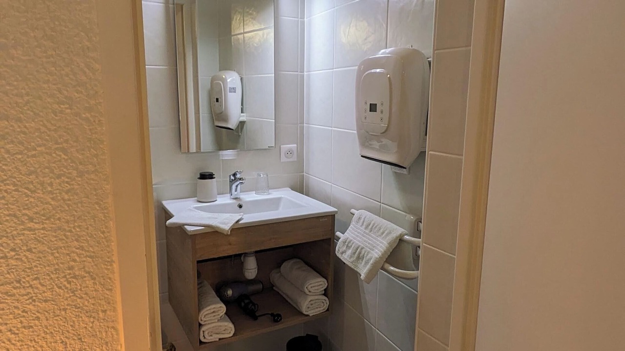 Photo of Bathroom in Chanos-Curson