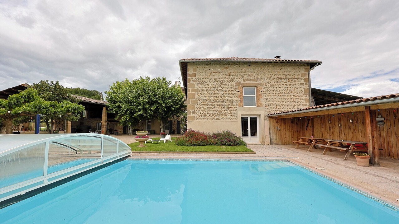 Photo of Outdoor in Chanos-Curson
