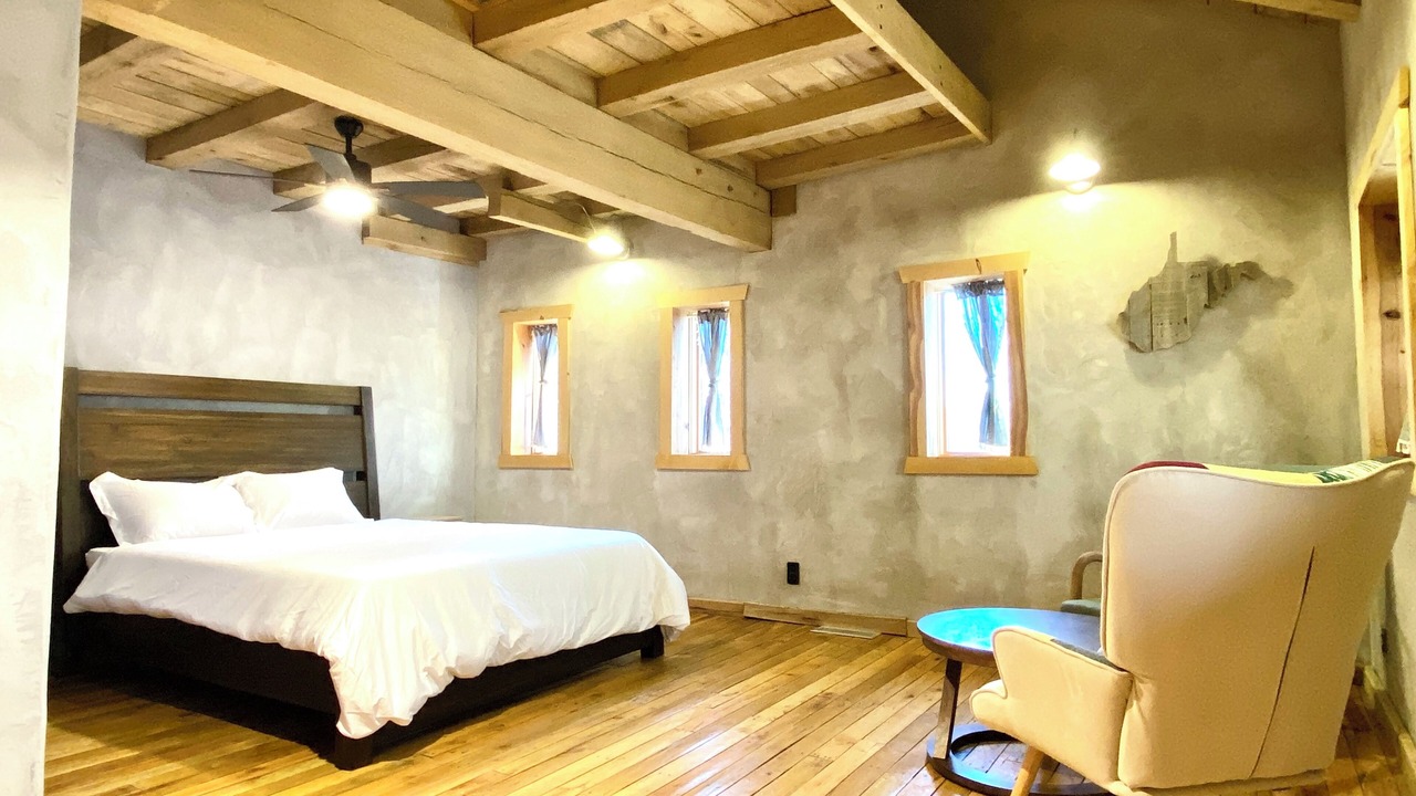 Photo of Bedroom in Summersville