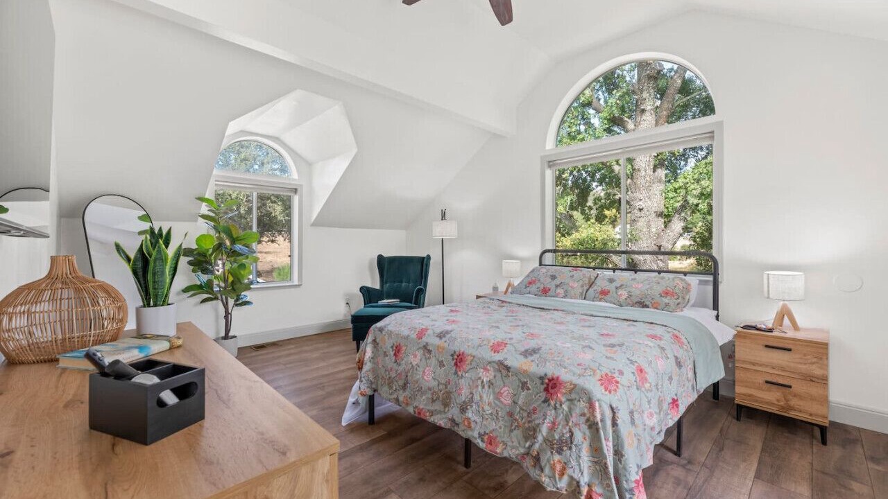 Photo of Others in Green Valley