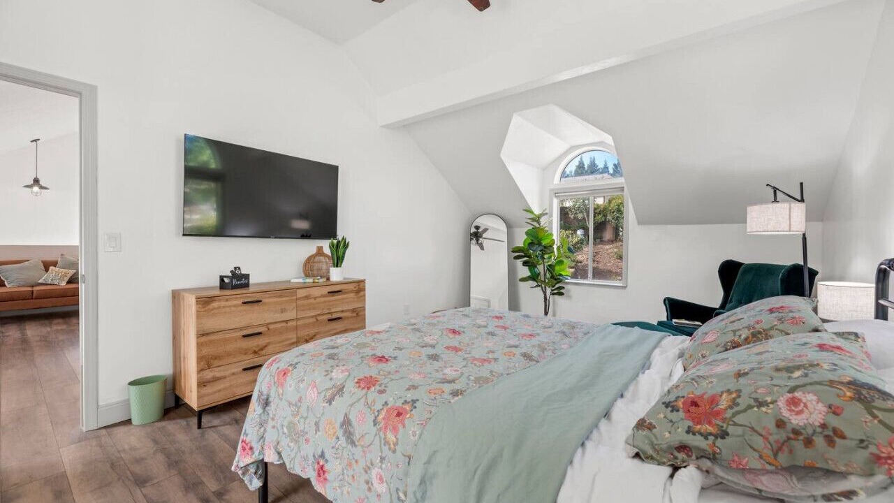 Photo of Others in Green Valley