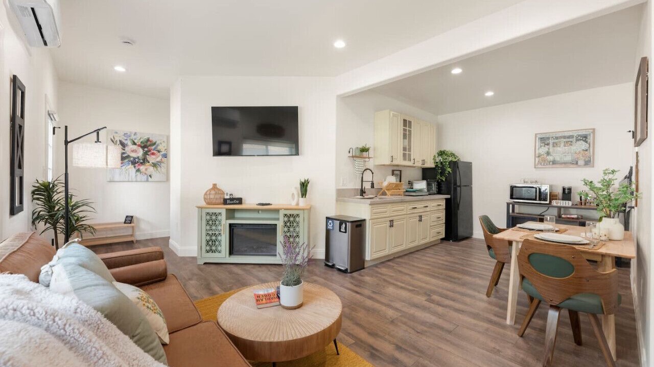 Photo of Livingroom in Green Valley