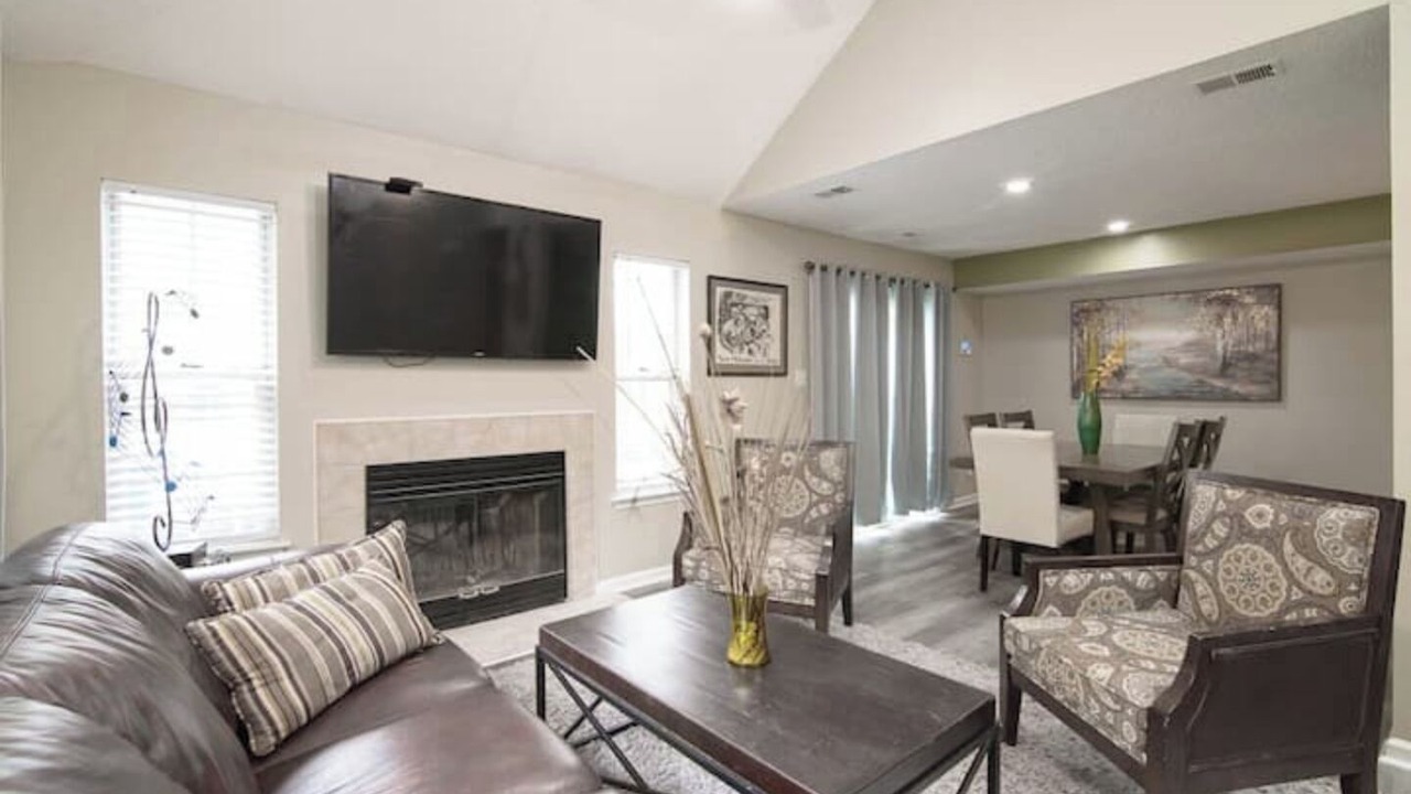 Photo of Livingroom in Central Newport News