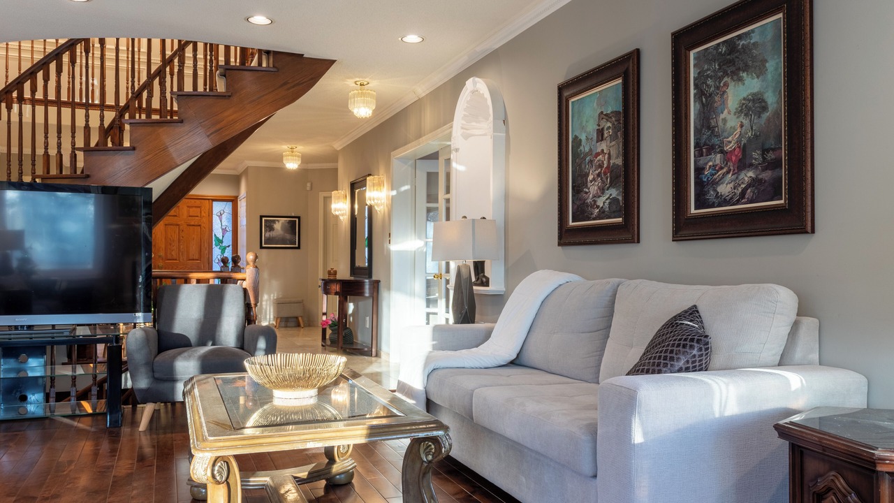 Photo of Livingroom in Richmond Hill