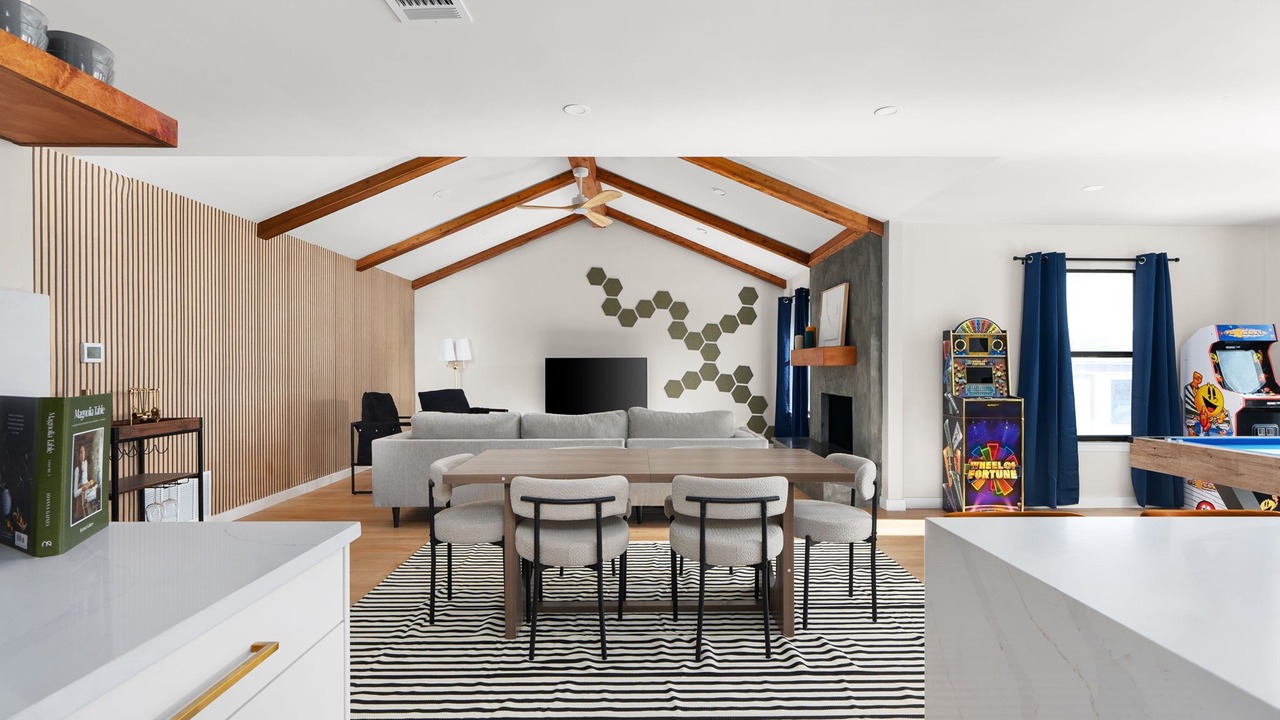Photo of Livingroom in West Oak Hill