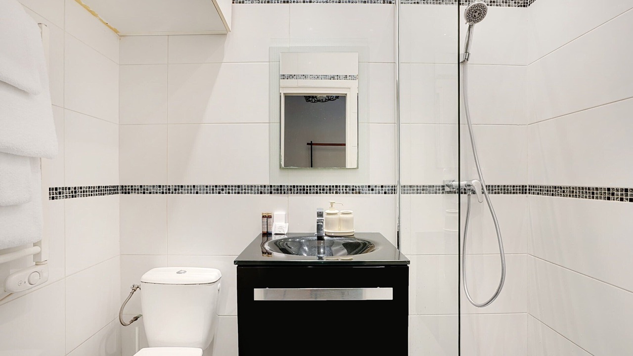Photo of Bathroom in Hopital Saint-Louis