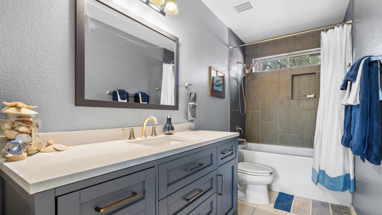 Photo of Bathroom in Switzer Mesa