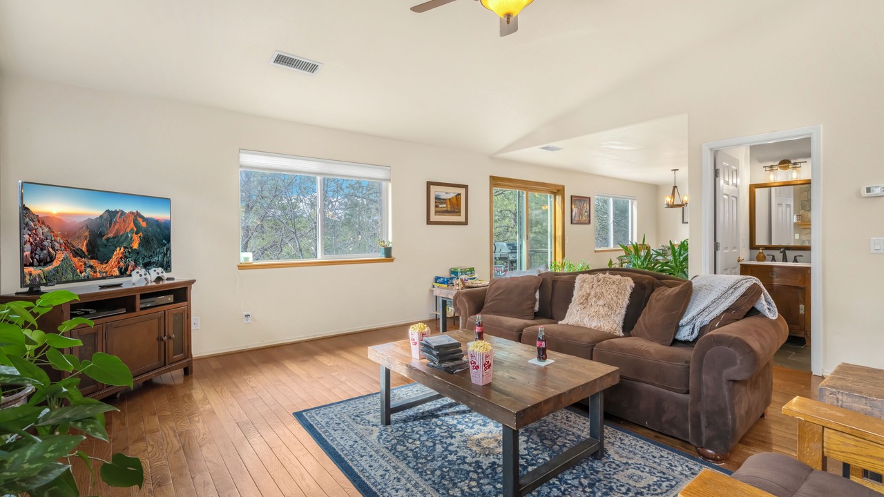 Photo of Livingroom in Switzer Mesa