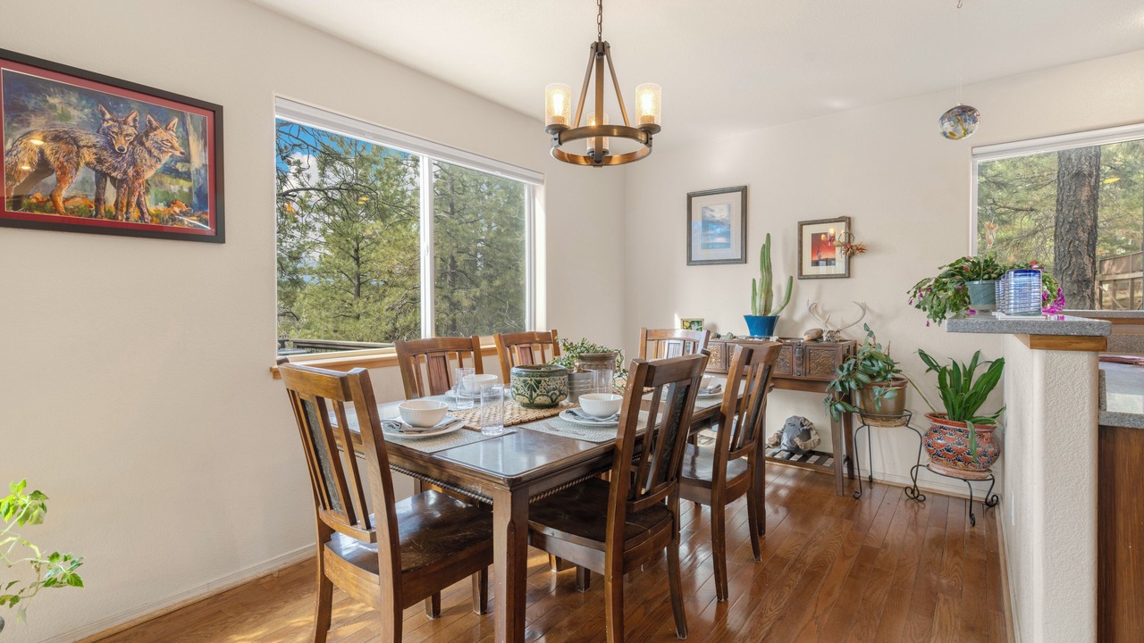 Photo of Livingroom in Switzer Mesa